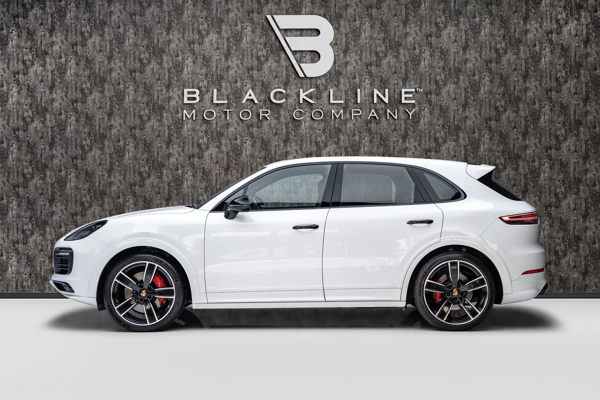 2022 Porsche Cayenne photo 5