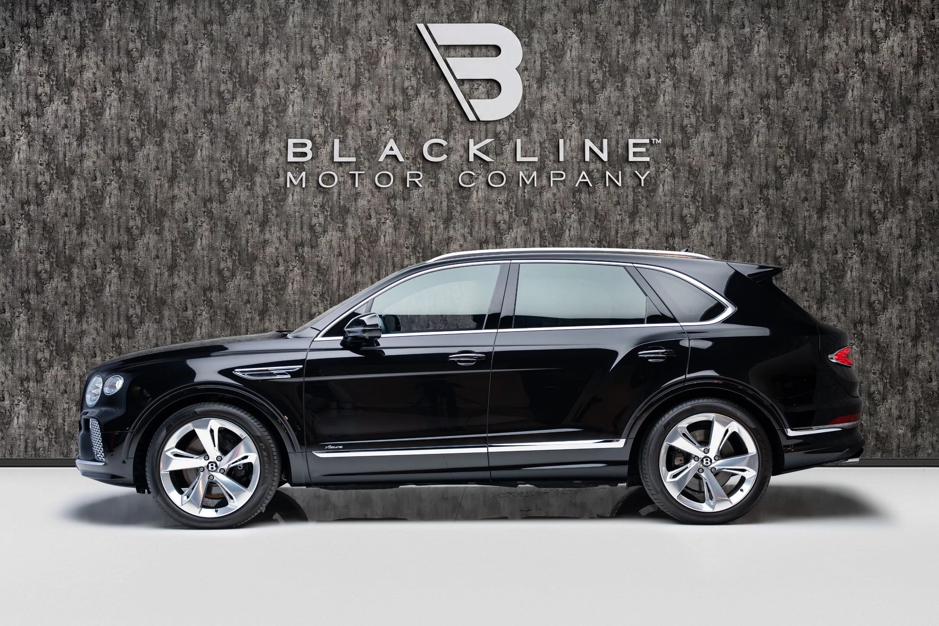 2025 Bentley Bentayga photo 3