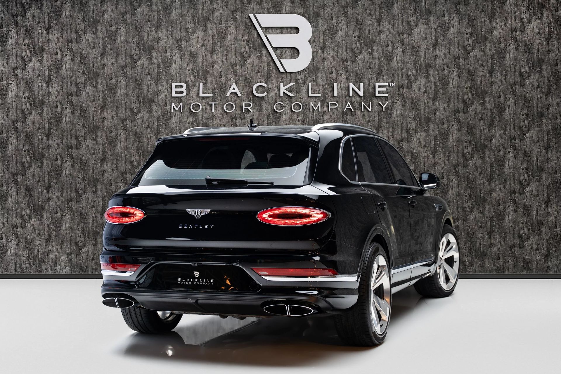 2025 Bentley Bentayga photo 4