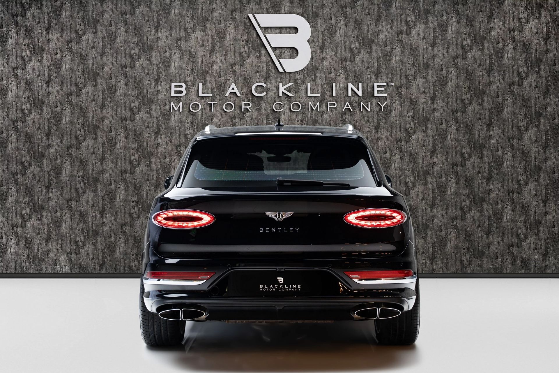 2025 Bentley Bentayga photo 5