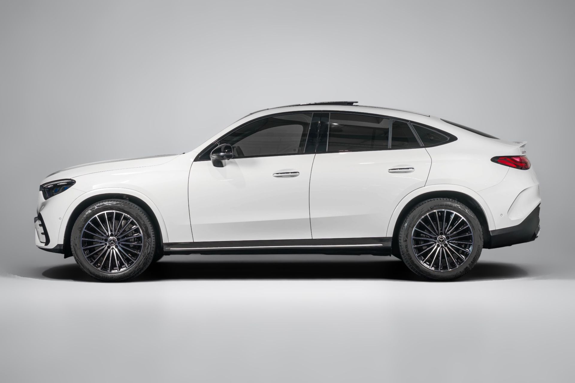 2025 Mercedes-Benz GLC photo 5