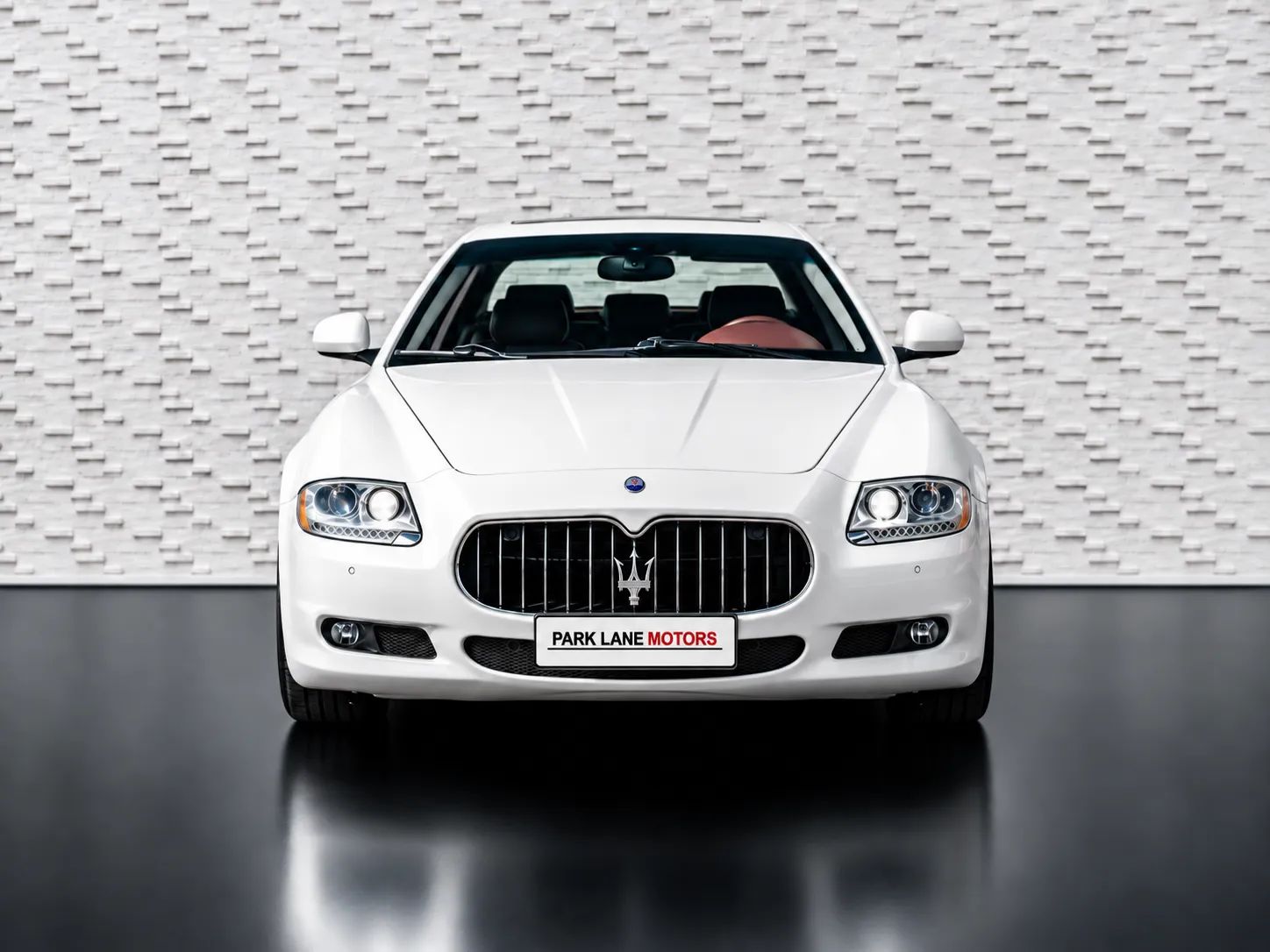 2011 Maserati Quattroporte photo 3