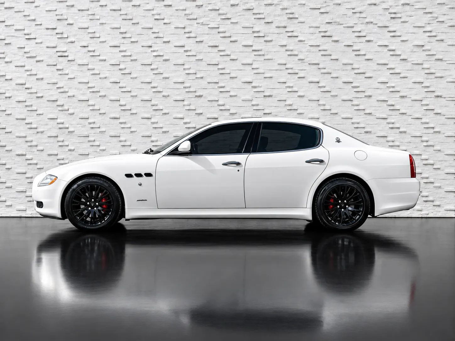 2011 Maserati Quattroporte photo 4