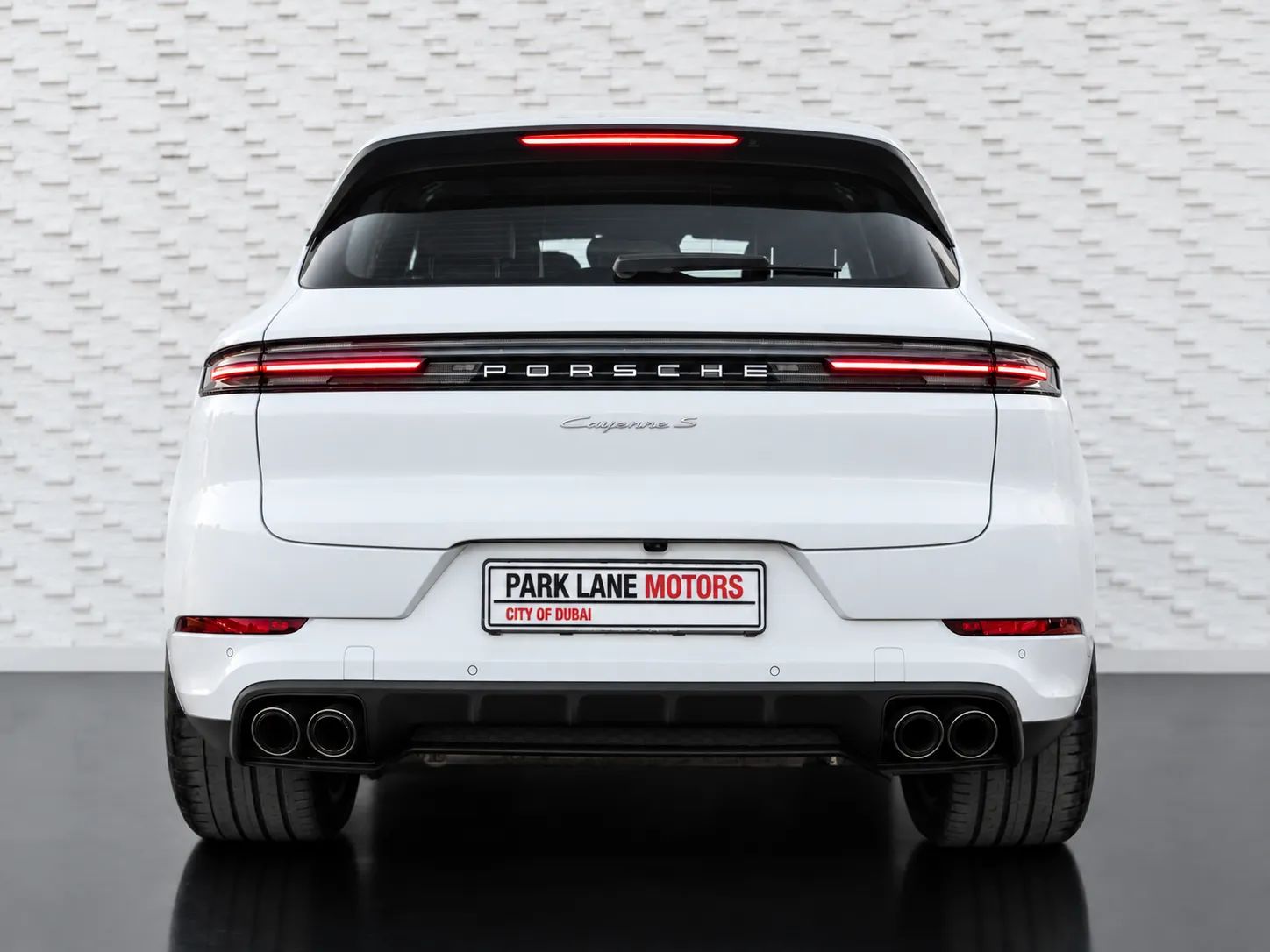 2024 Porsche Cayenne photo 5