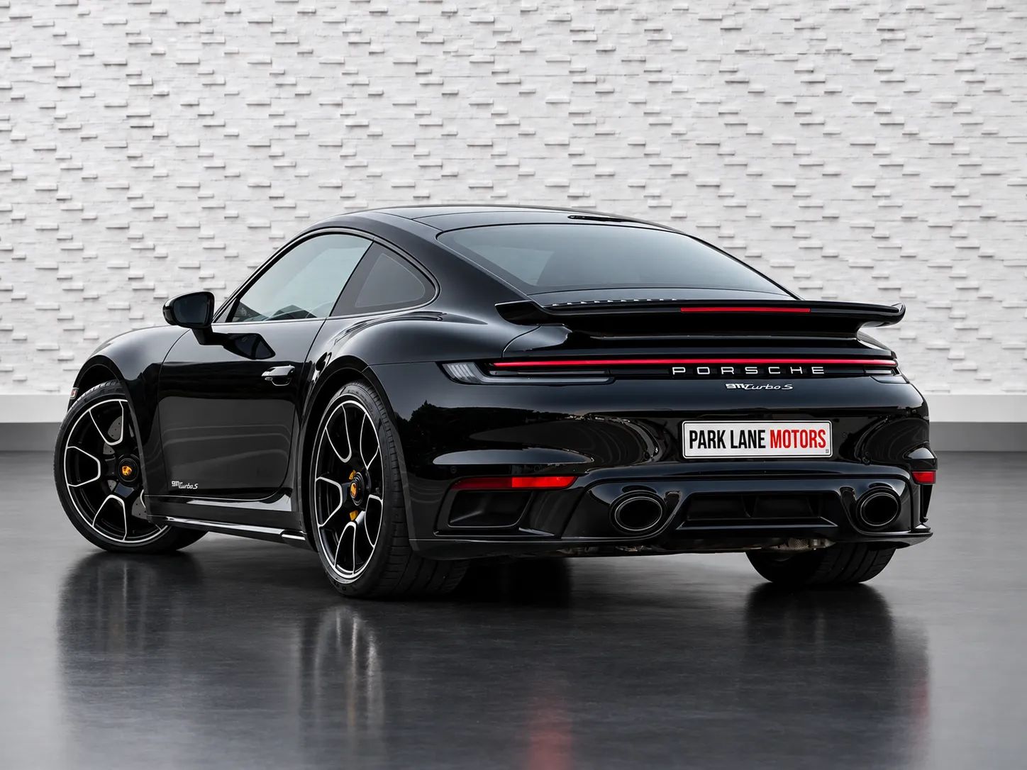 2021 Porsche 911 photo 2