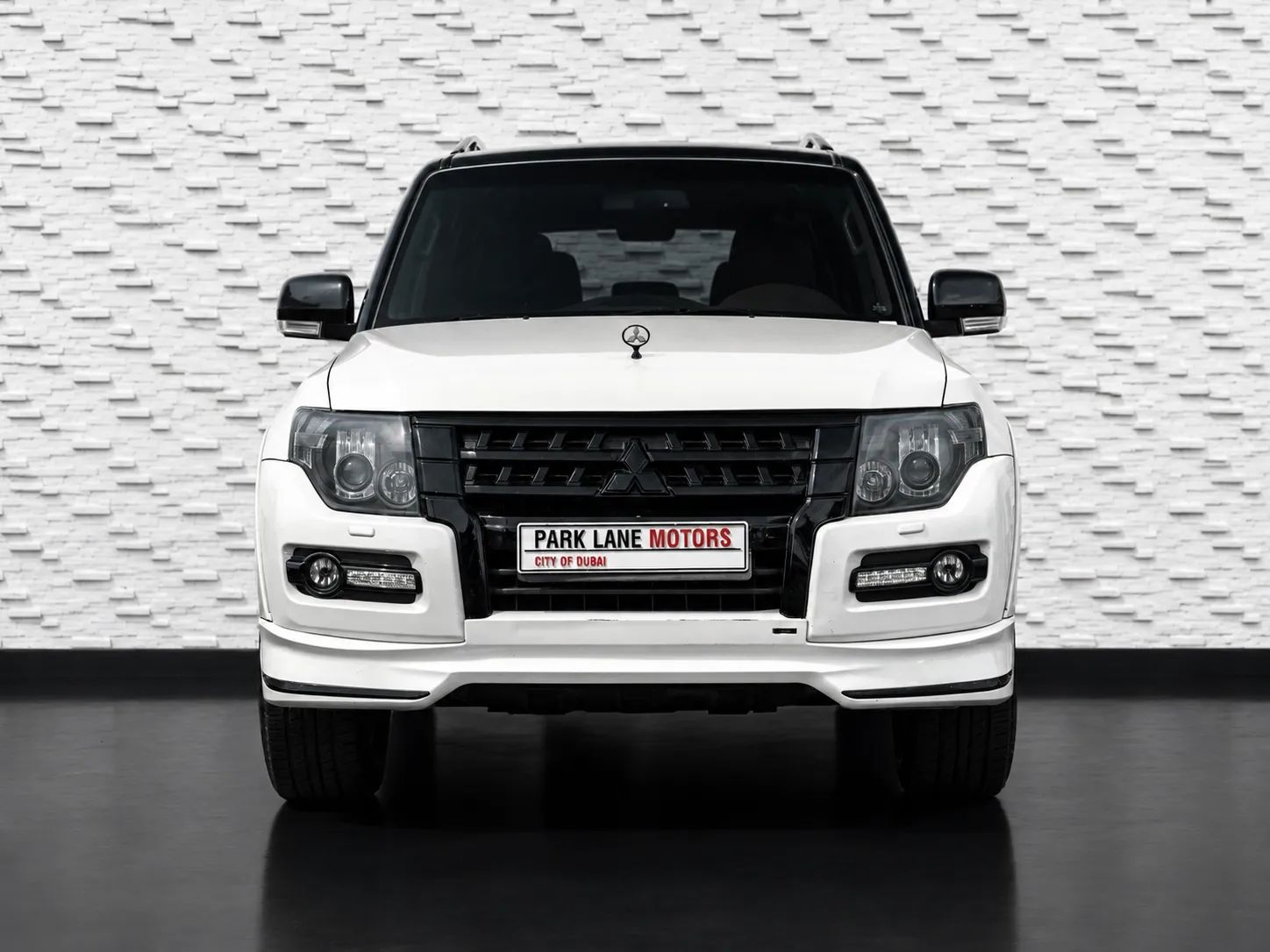 2020 Mitsubishi Pajero photo 2