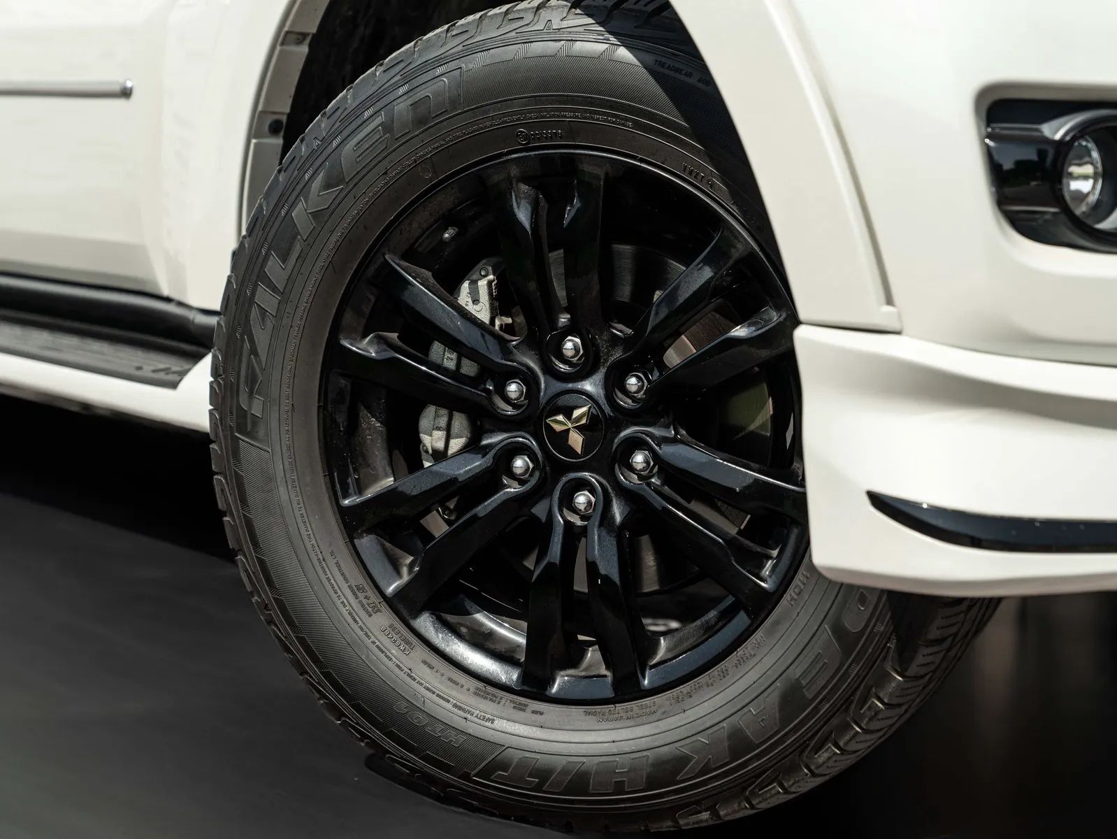 2020 Mitsubishi Pajero photo 5