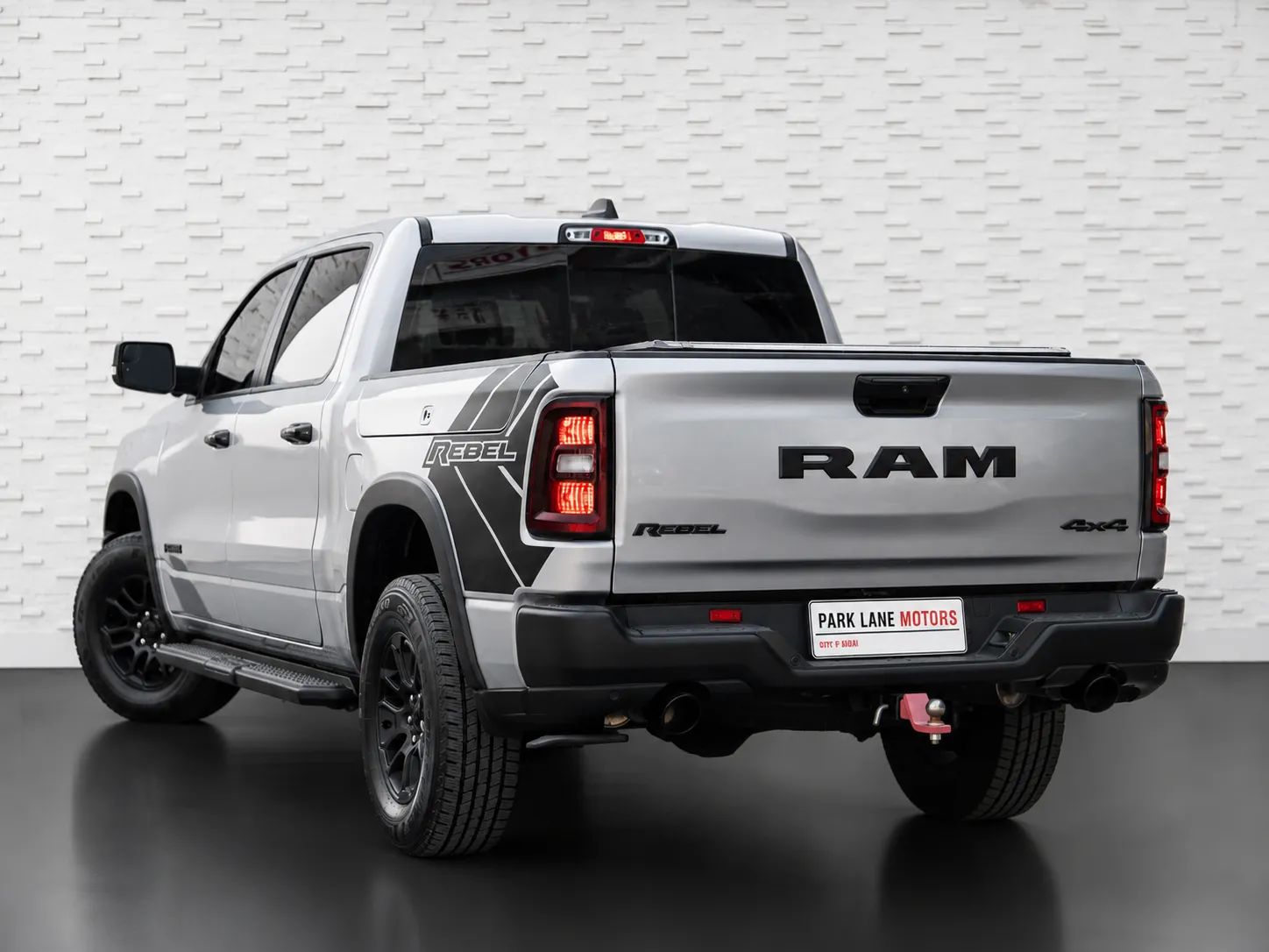 2025 Ram 1500 photo 4