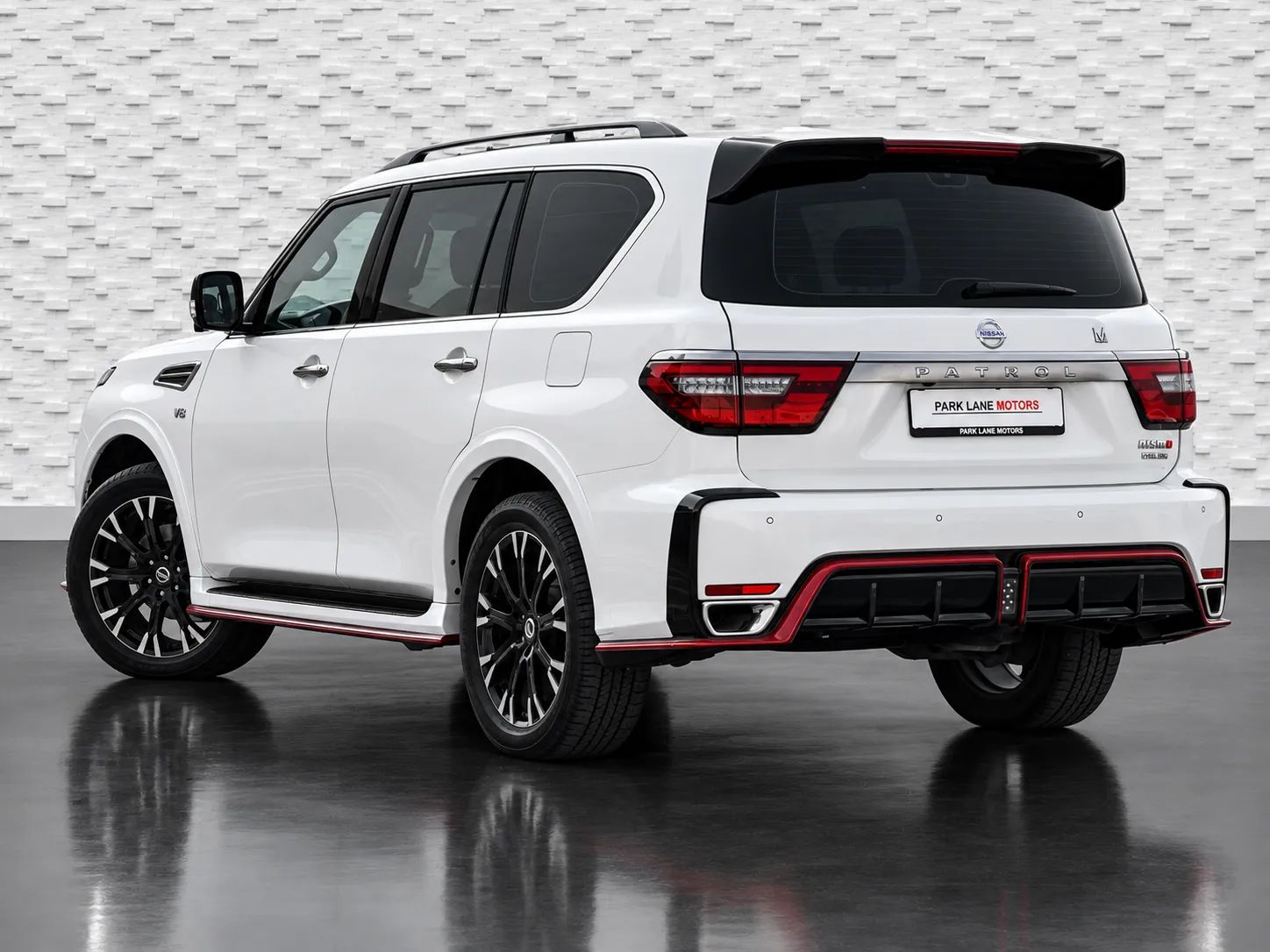 2021 Nissan Patrol photo 2