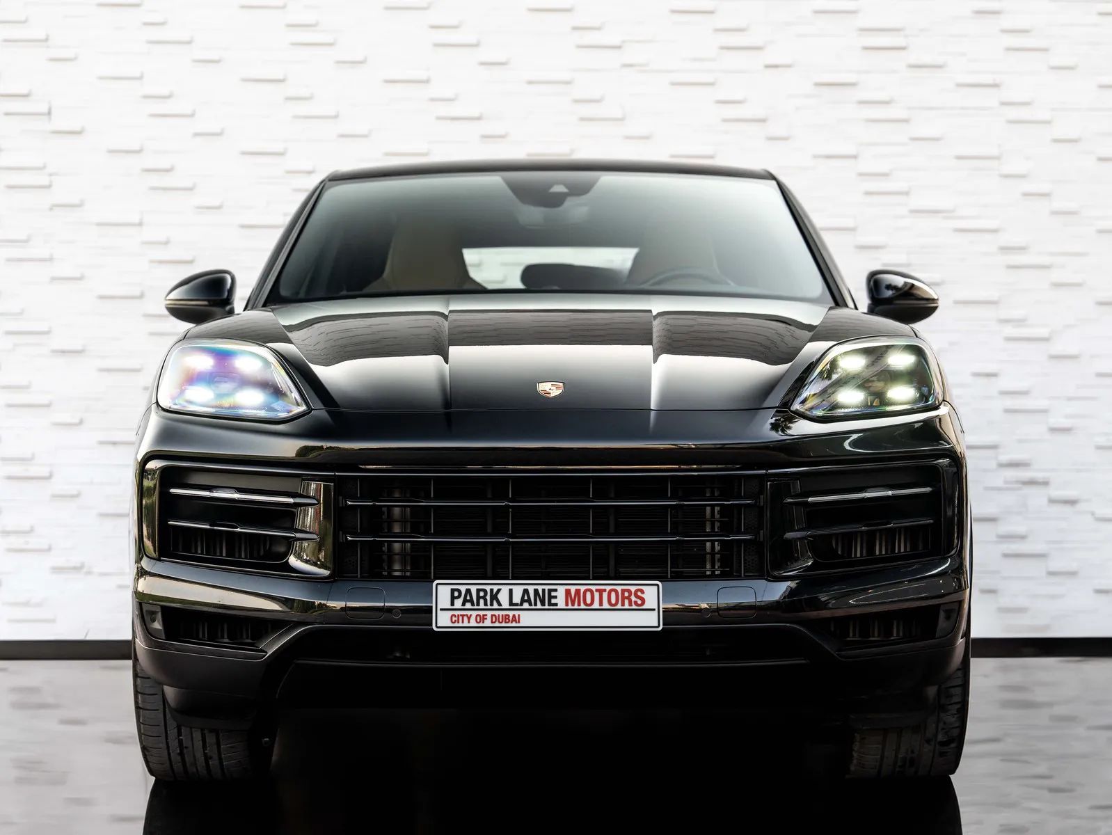 2024 Porsche Cayenne photo 2