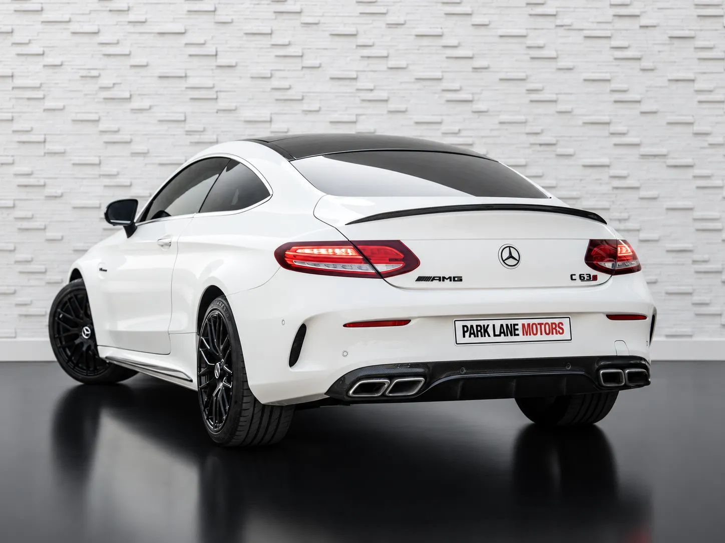 2017 Mercedes-Benz C-Class photo 2