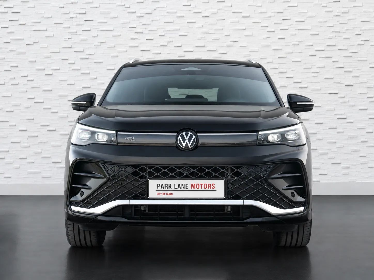 2026 Volkswagen Tiguan photo 2