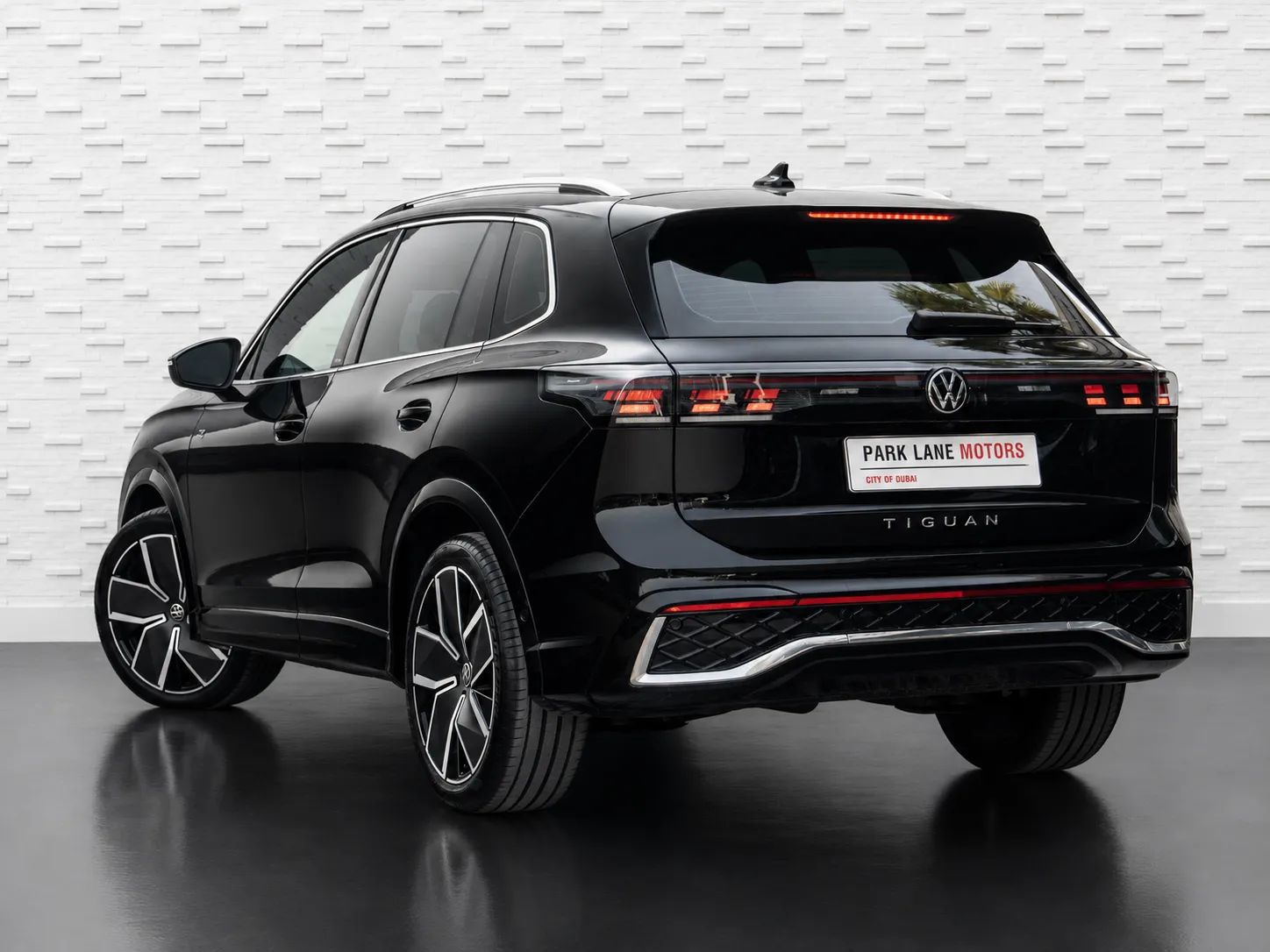 2026 Volkswagen Tiguan photo 3