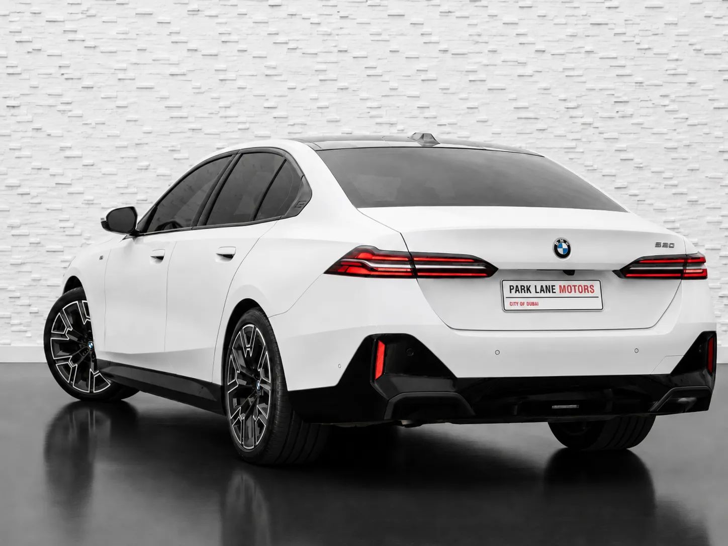 2024 BMW 5 Series photo 3
