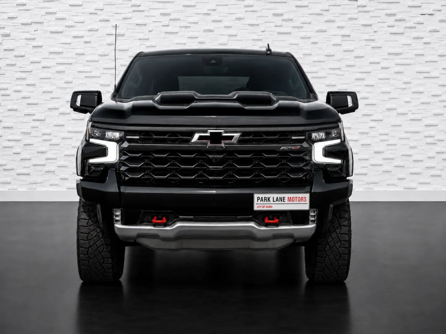 2024 Chevrolet Silverado photo 2