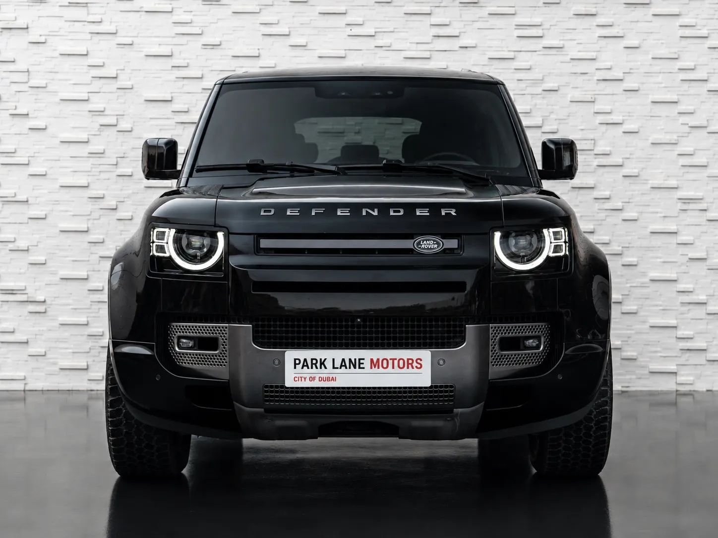 2021 Land Rover Defender photo 2