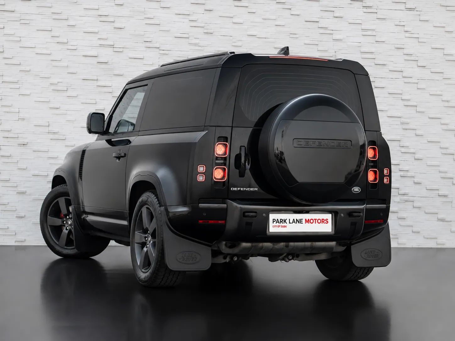 2021 Land Rover Defender photo 3
