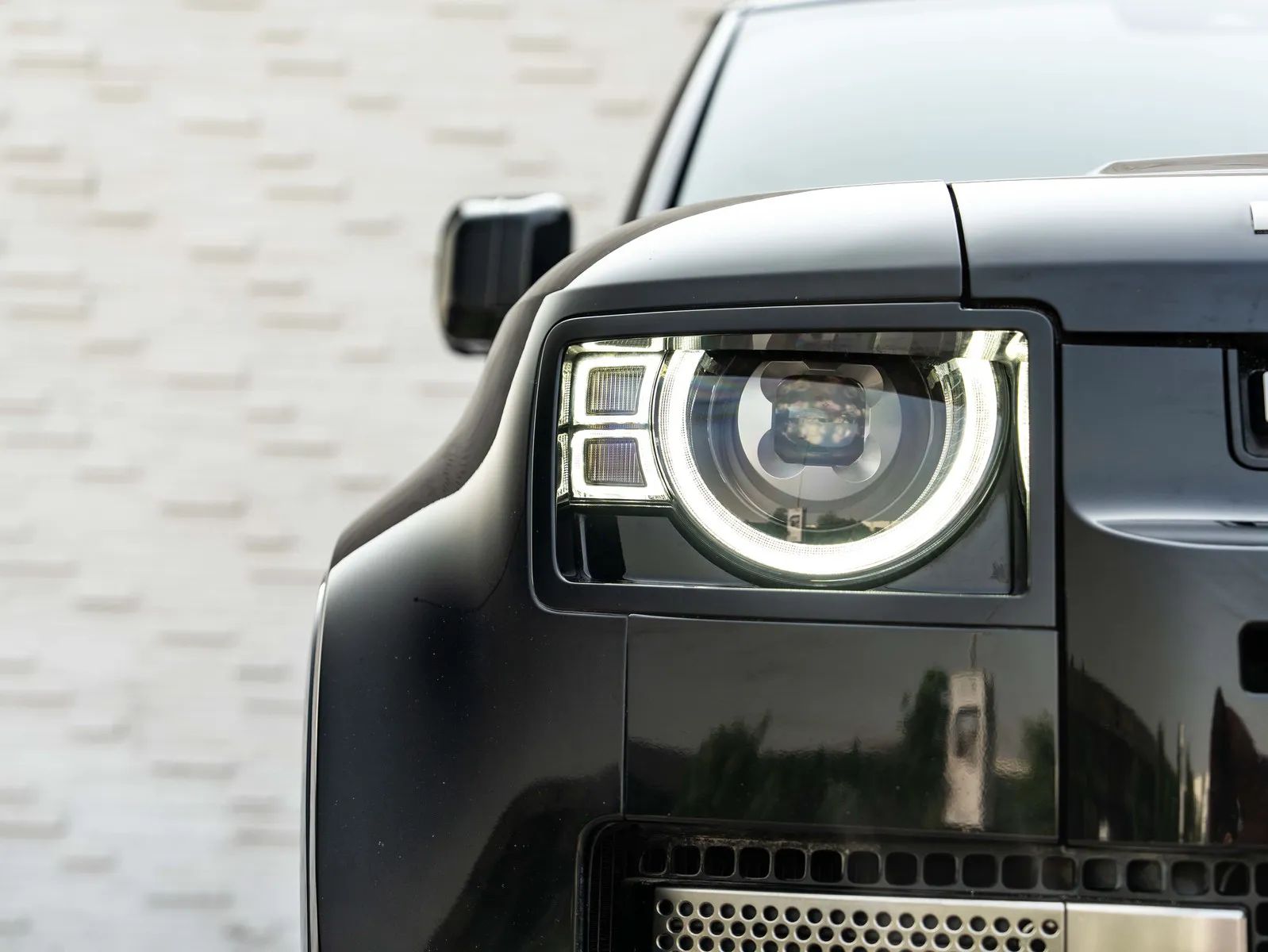2021 Land Rover Defender photo 5