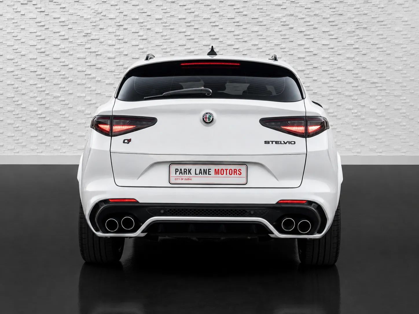 2020 Alfa Romeo Stelvio photo 4