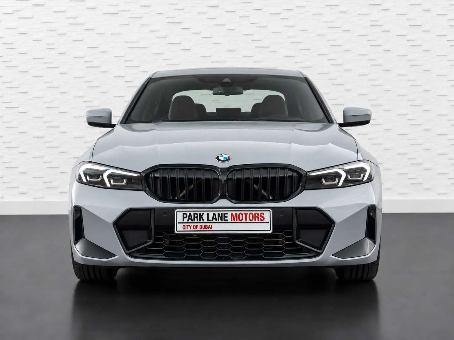 2024 BMW 3 Series photo 2