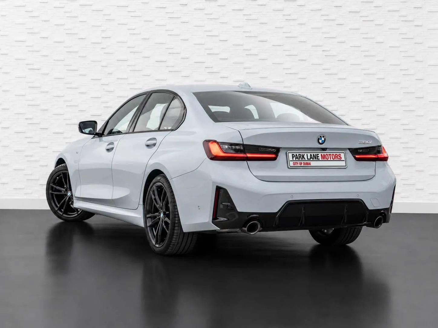 2024 BMW 3 Series photo 3