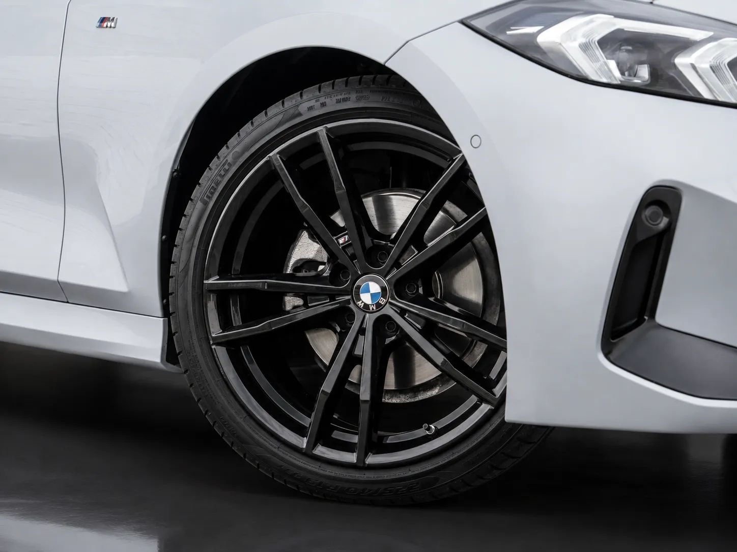 2024 BMW 3 Series photo 5
