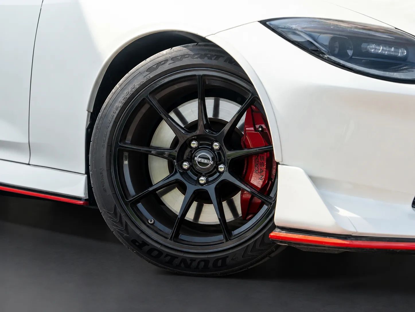 2025 Nissan Z photo 5