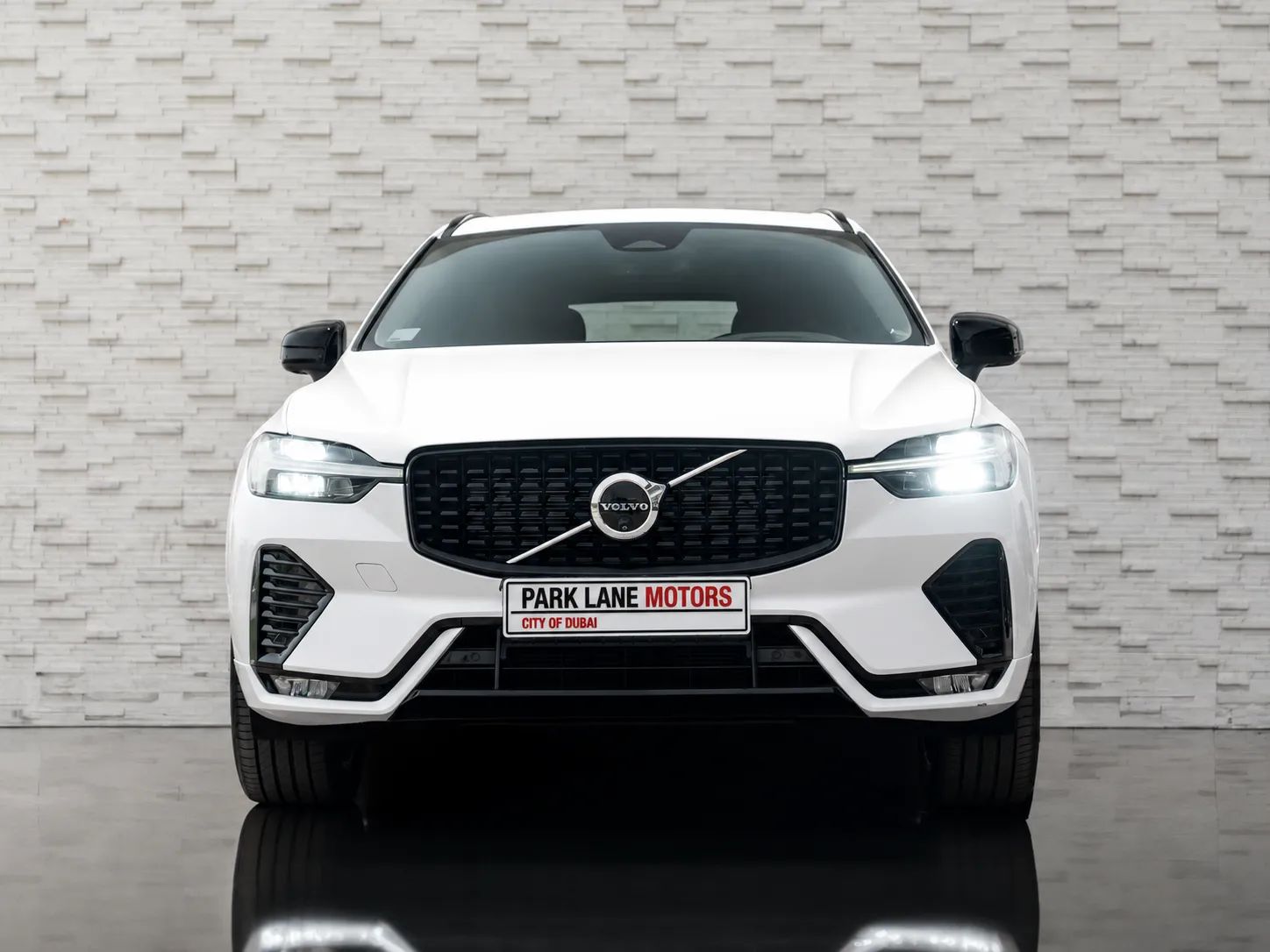 2024 Volvo XC60 photo 2