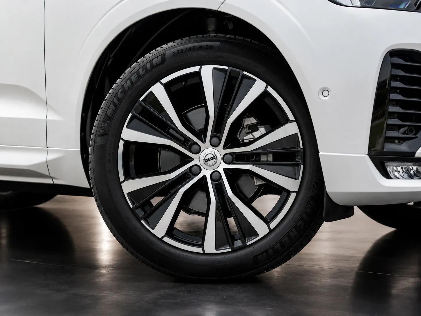 2024 Volvo XC60 photo 5