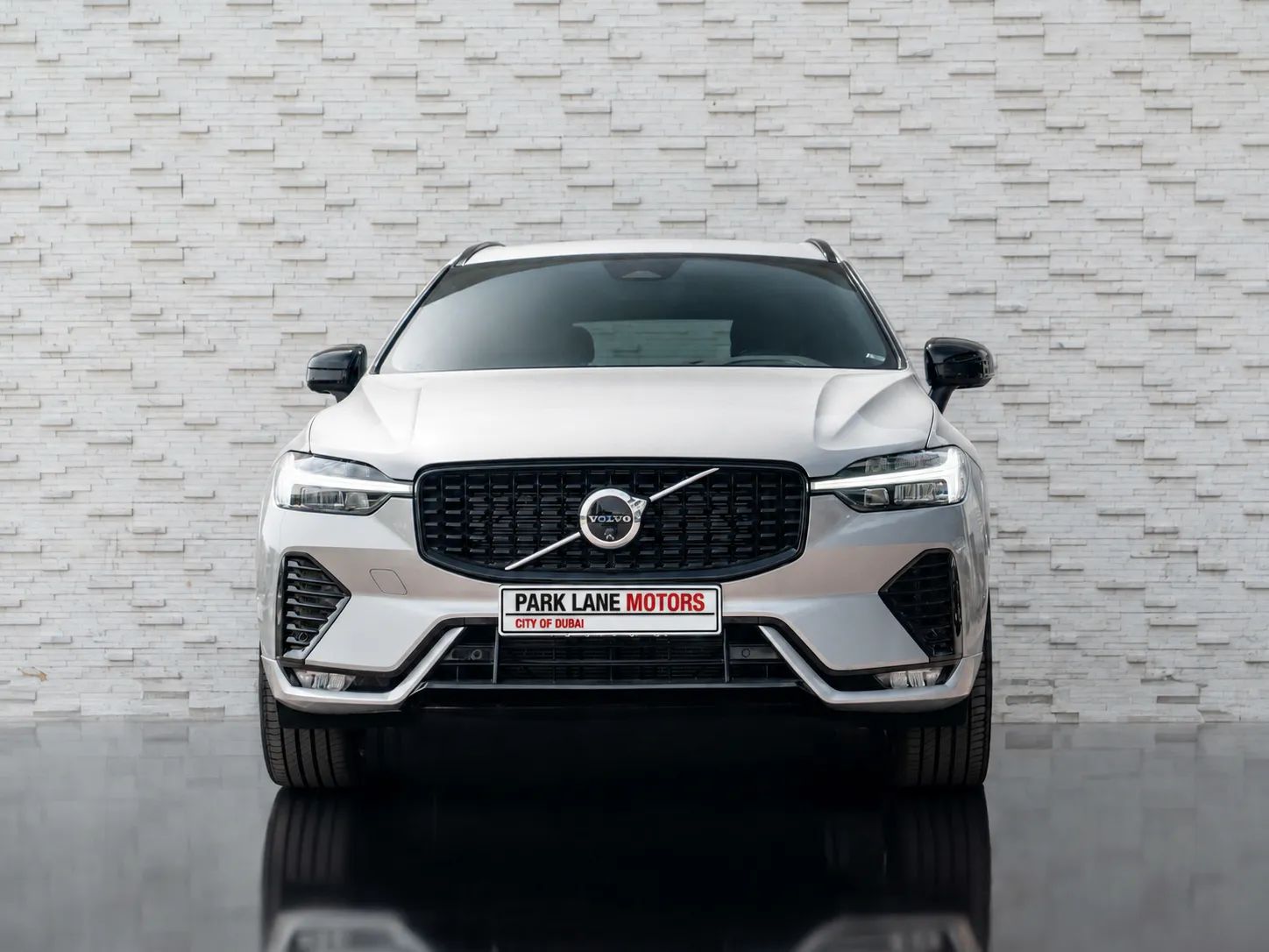 2024 Volvo XC60 photo 2