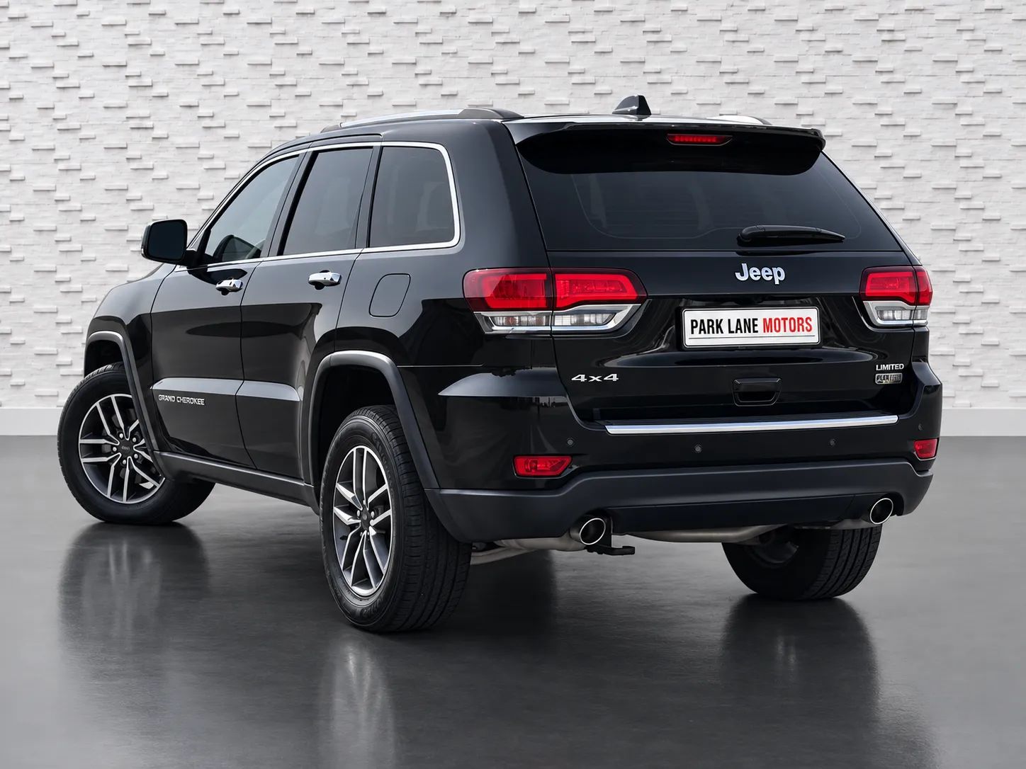 2021 Jeep Grand Cherokee photo 2