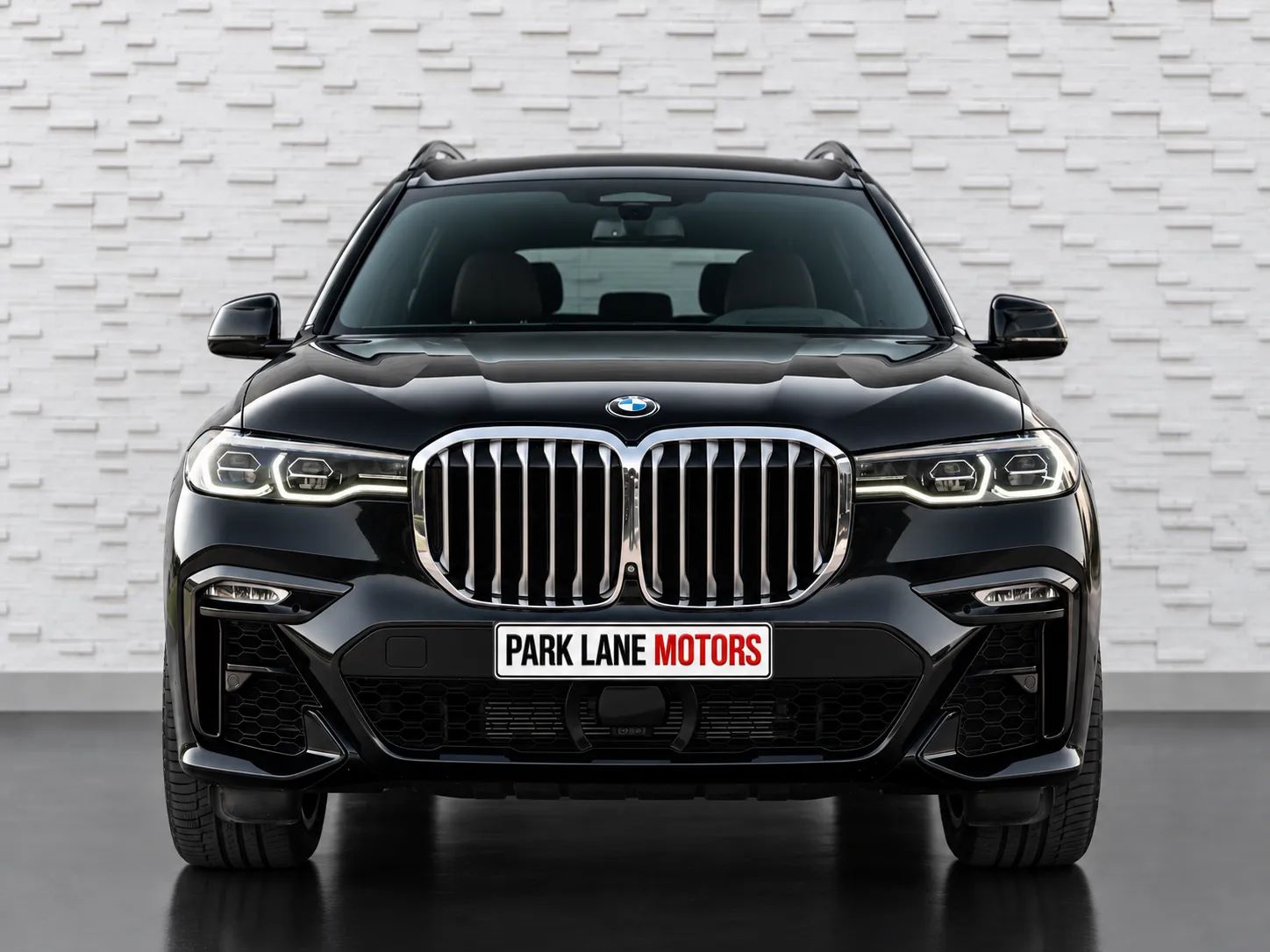 2020 BMW X7 photo 2