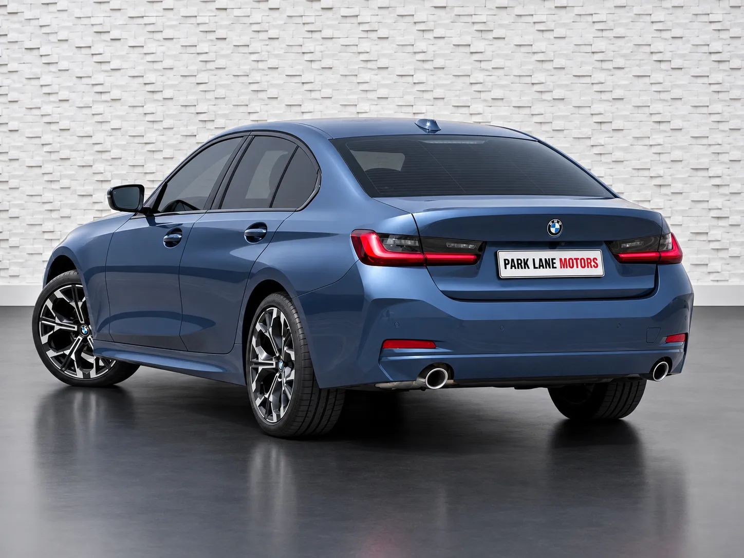 2025 BMW 3 Series photo 2