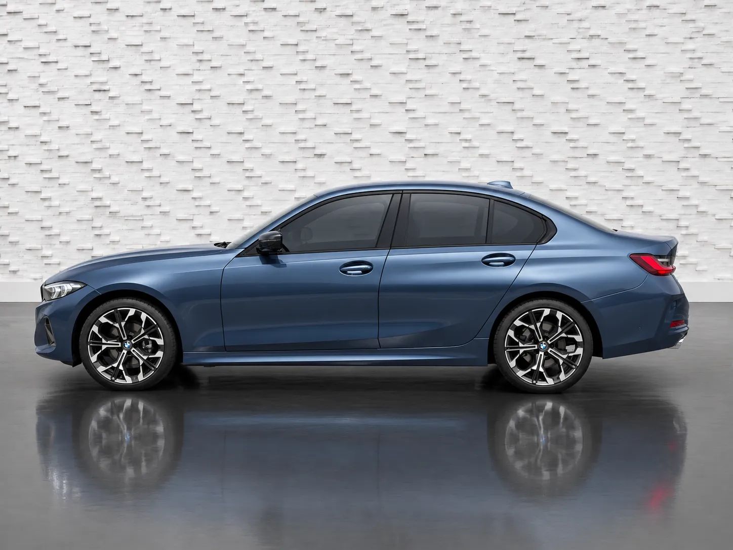 2025 BMW 3 Series photo 4
