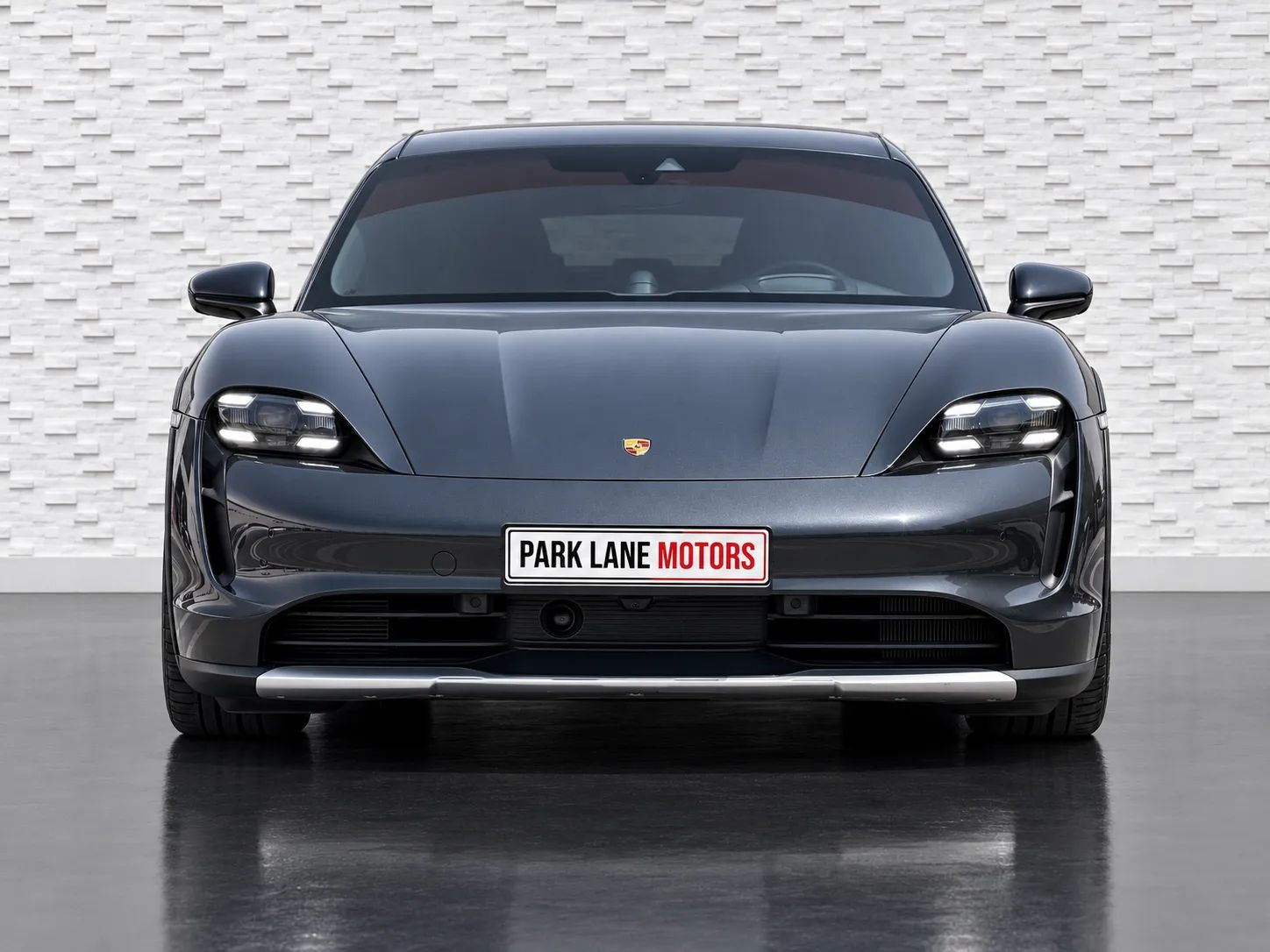 2024 Porsche Taycan photo 2
