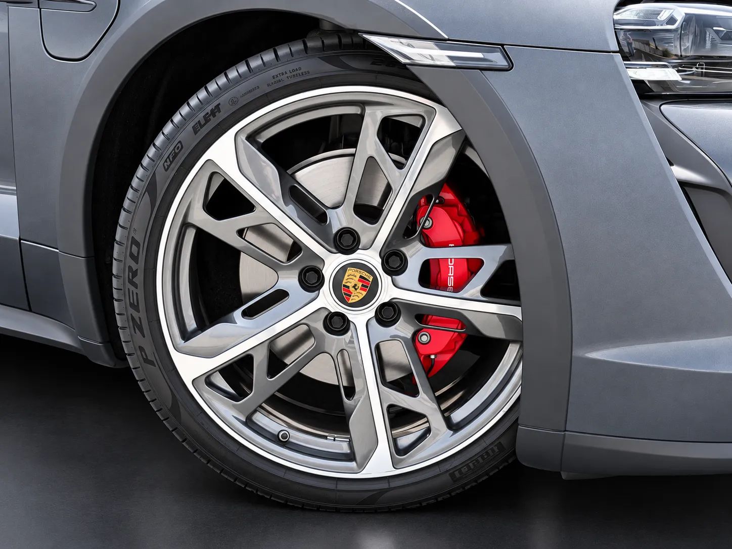 2024 Porsche Taycan photo 5