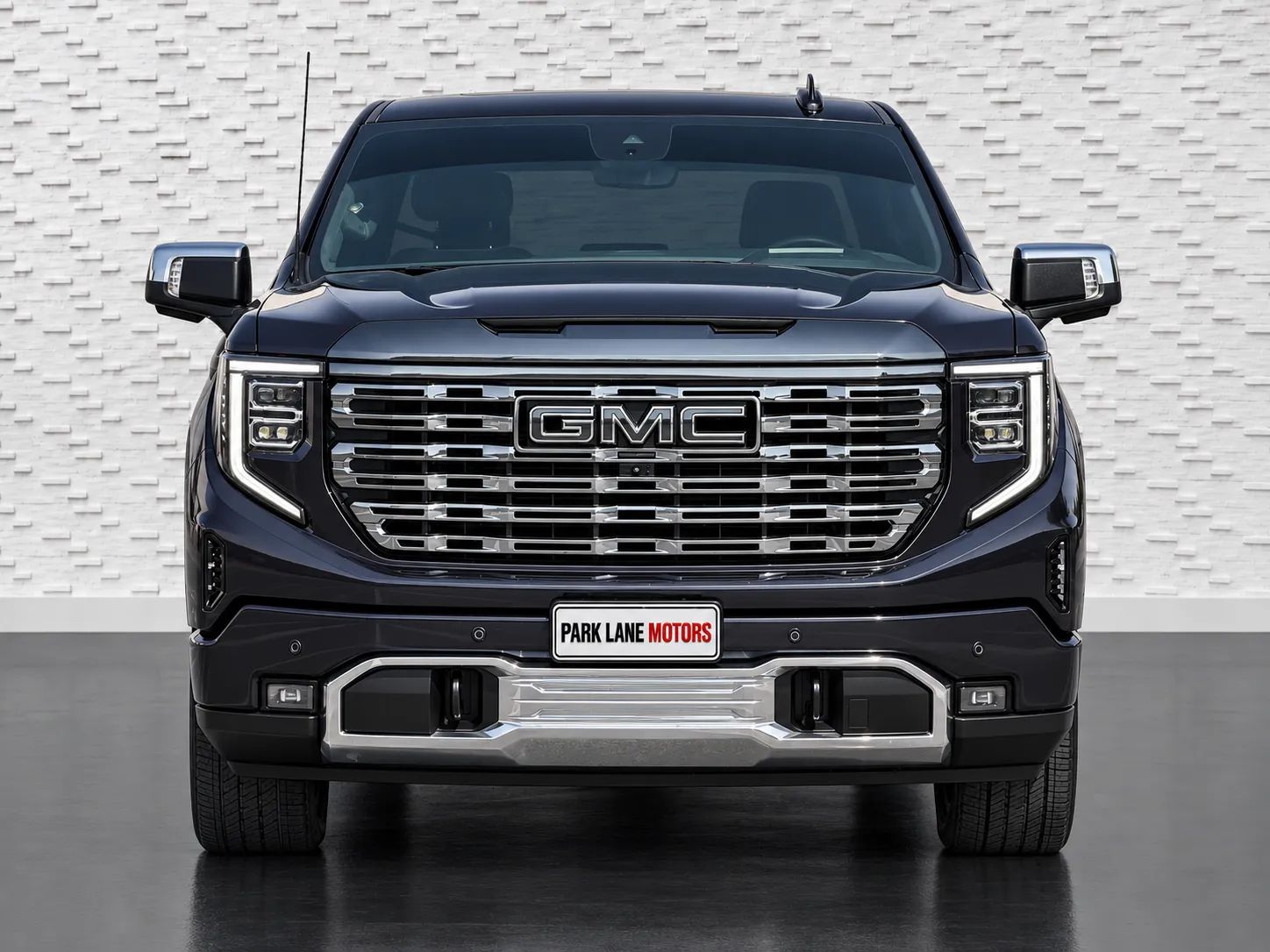 2024 GMC Sierra photo 2