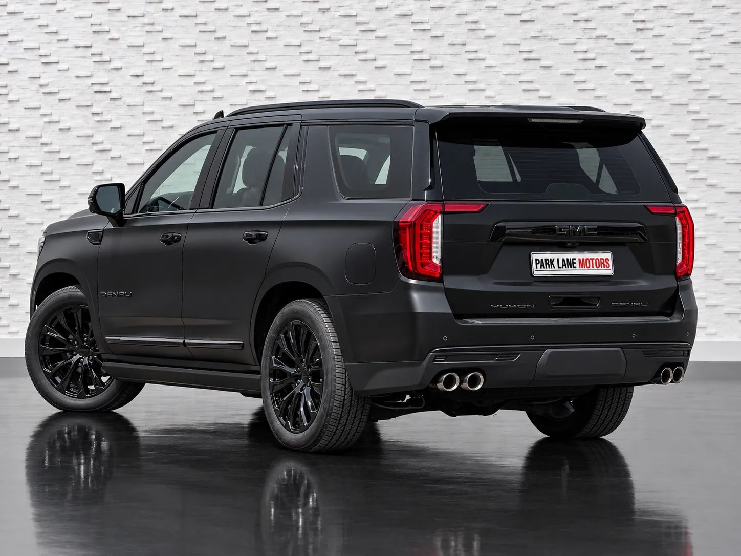 2023 GMC Yukon photo 2