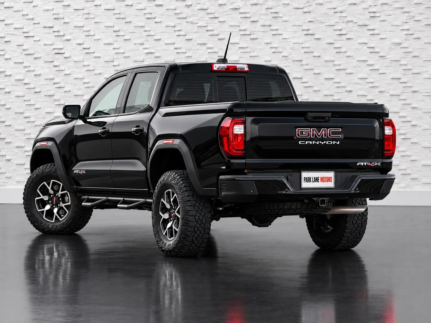 2024 GMC Canyon photo 3