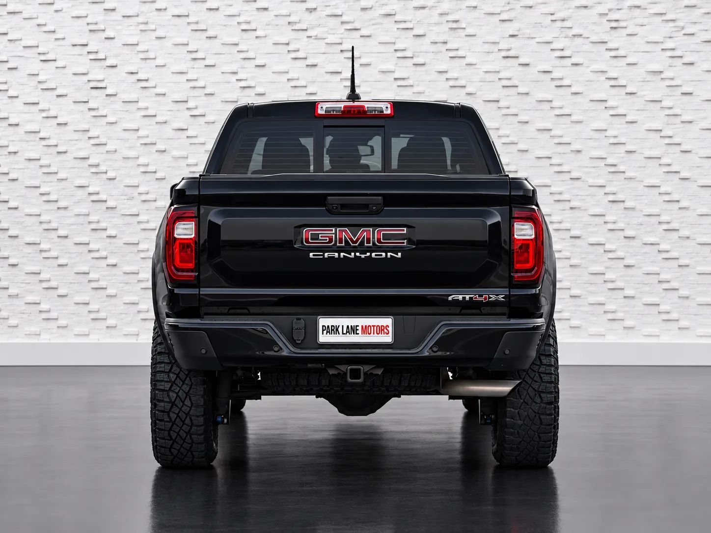 2024 GMC Canyon photo 4