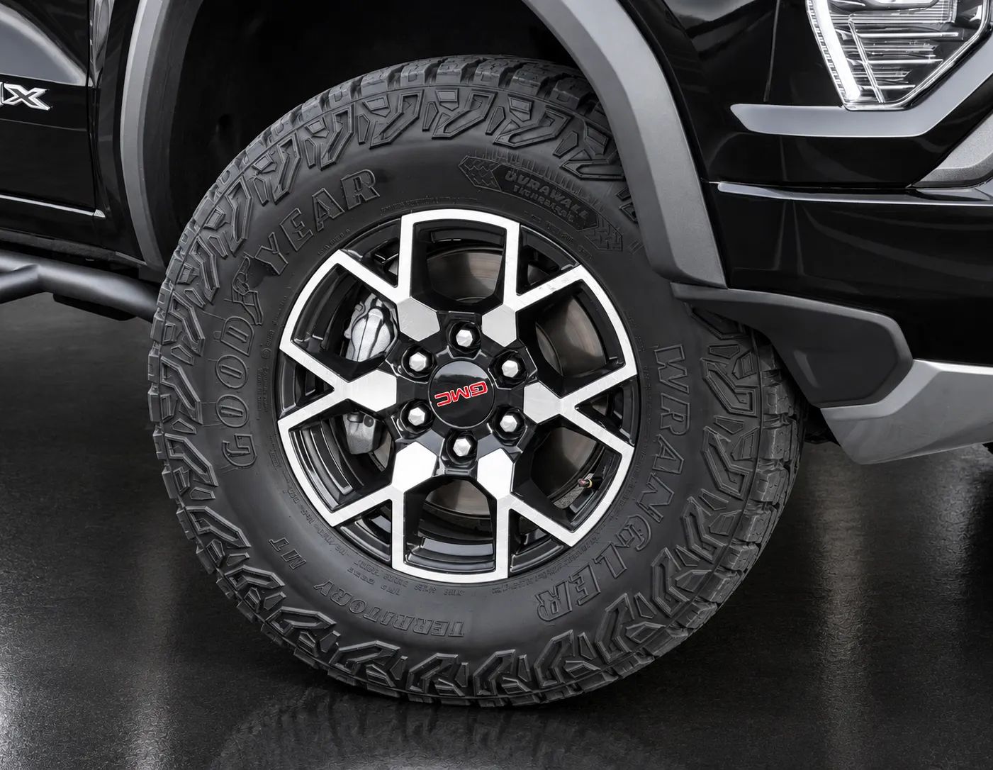 2024 GMC Canyon photo 5