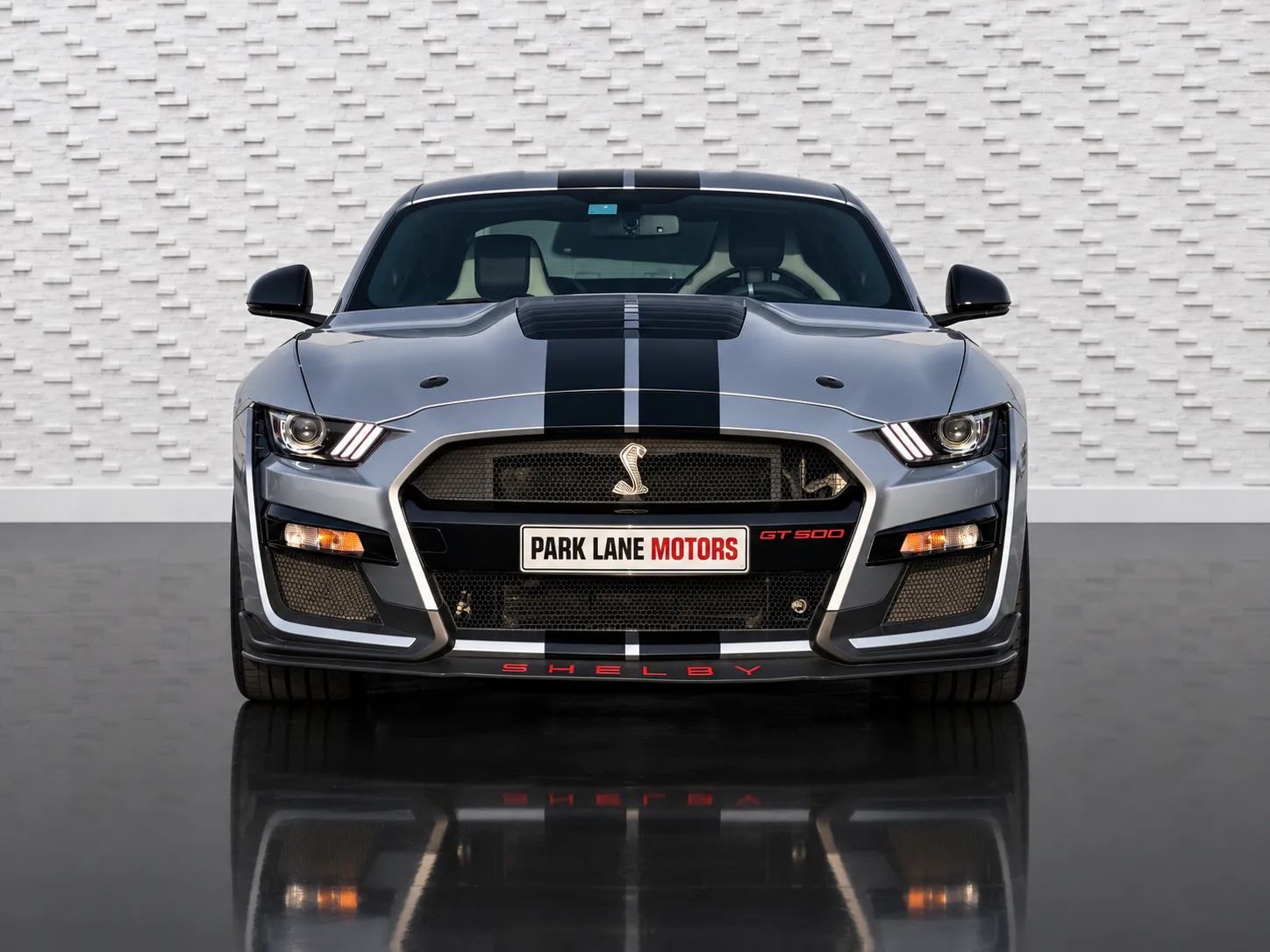 2020 Ford Mustang photo 2