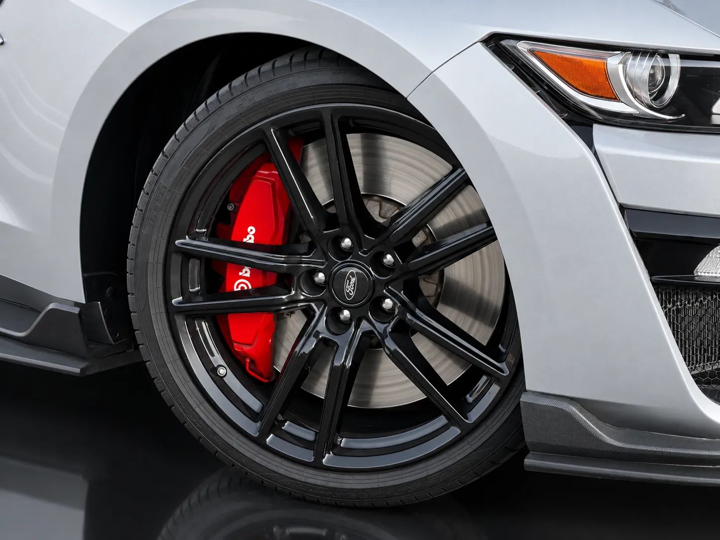 2020 Ford Mustang photo 5