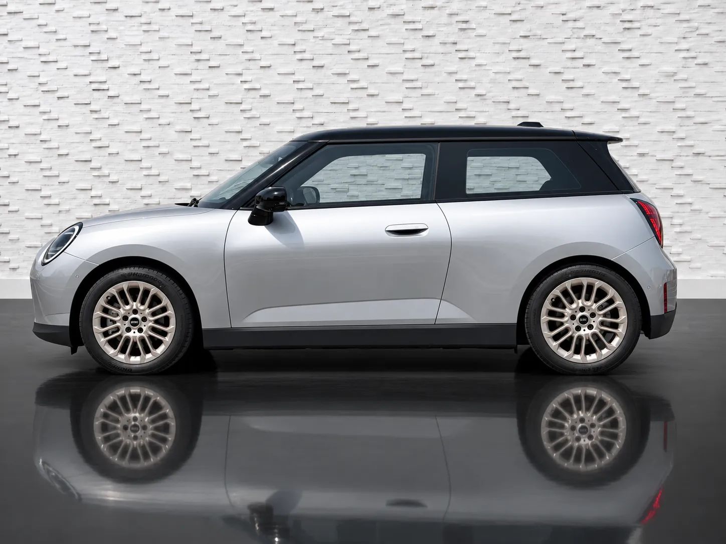 2025 MINI Cooper photo 4
