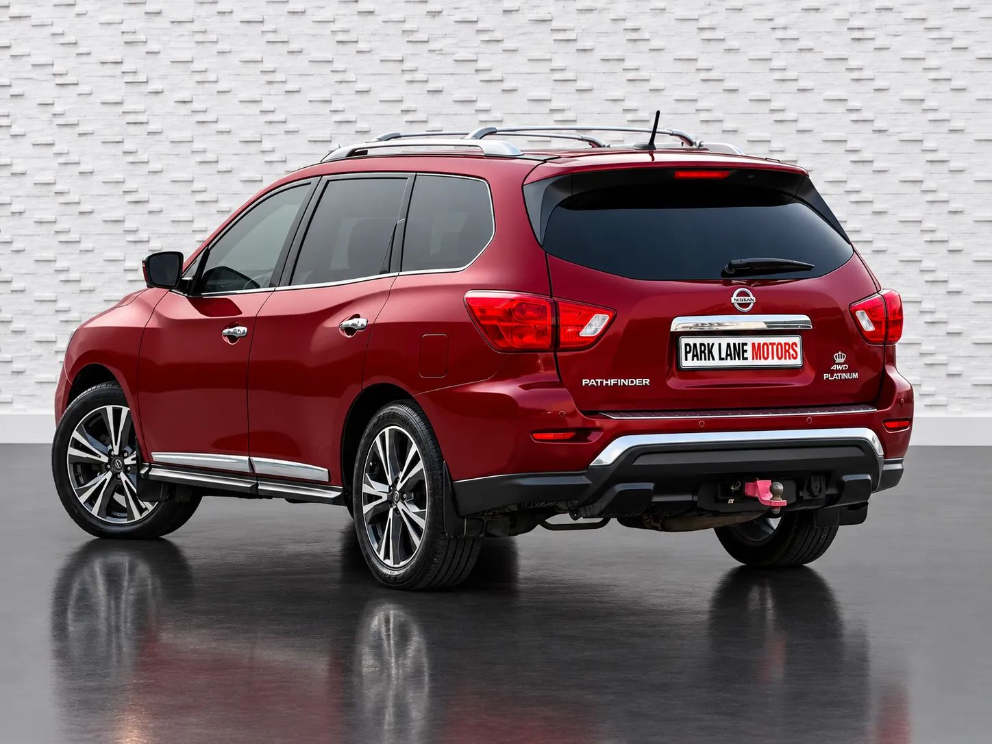 2018 Nissan Pathfinder photo 3