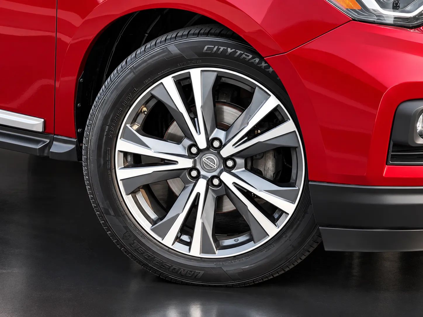 2018 Nissan Pathfinder photo 5