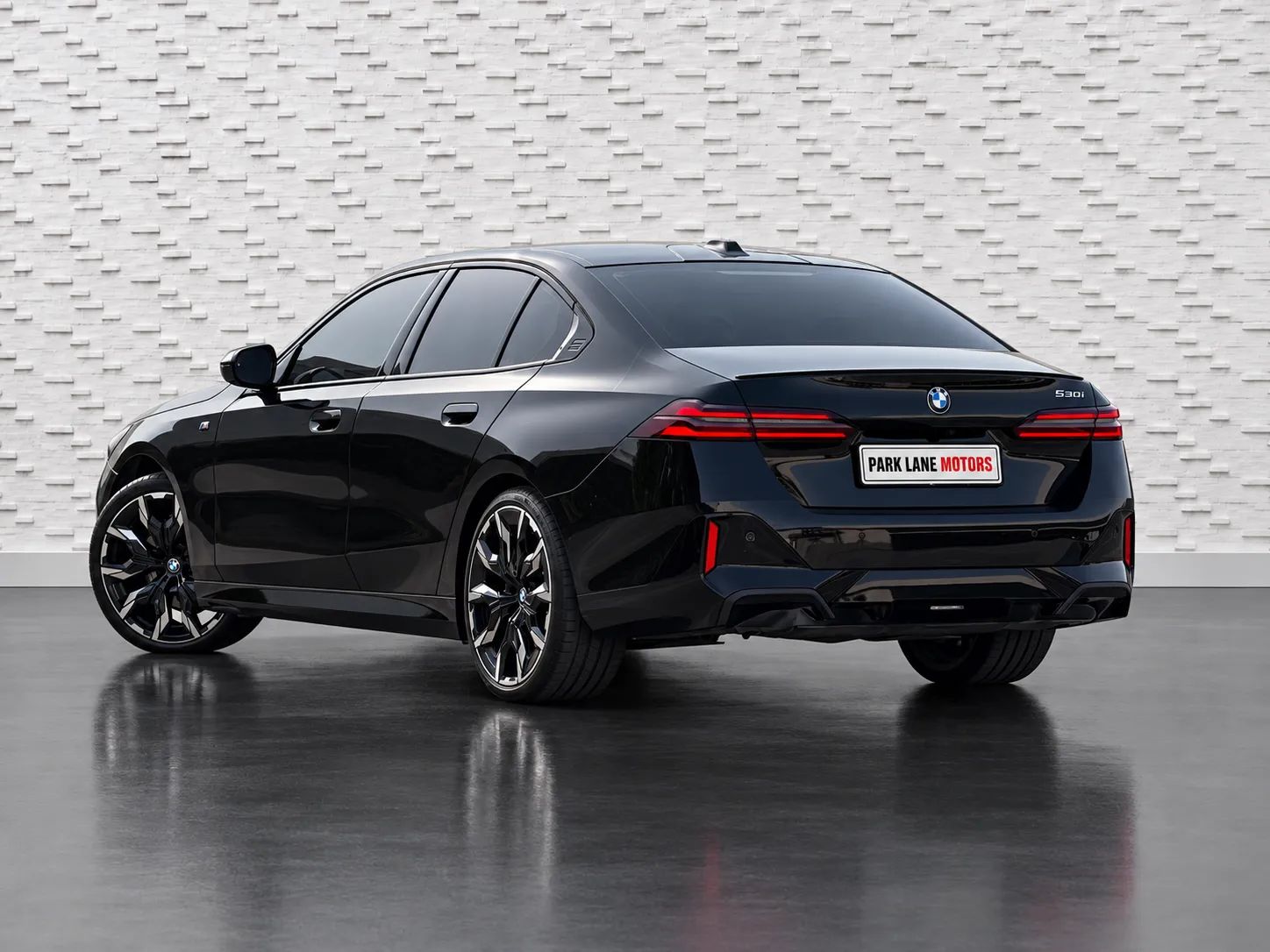 2025 BMW 5 Series photo 2