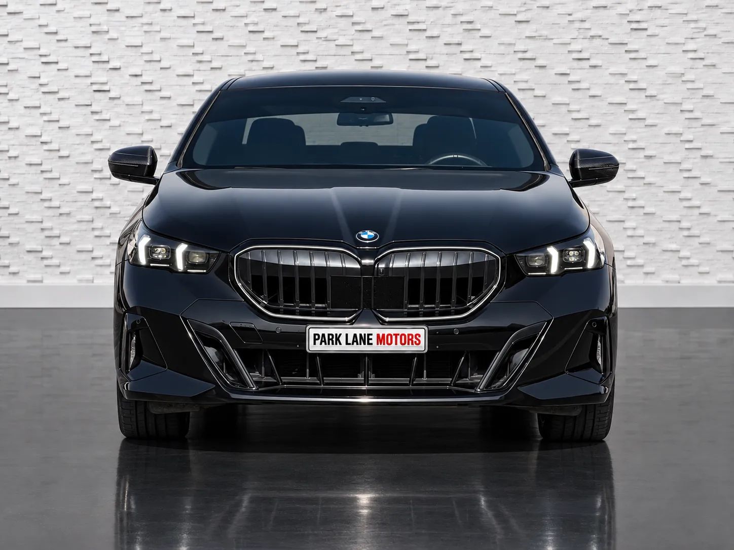 2025 BMW 5 Series photo 3