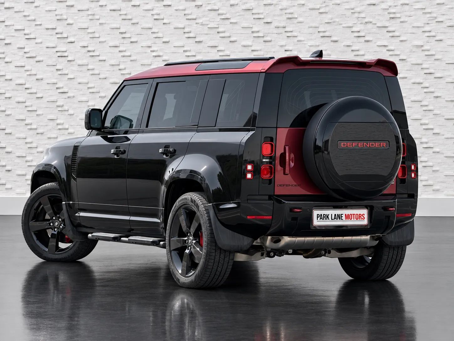 2025 Land Rover Defender photo 3