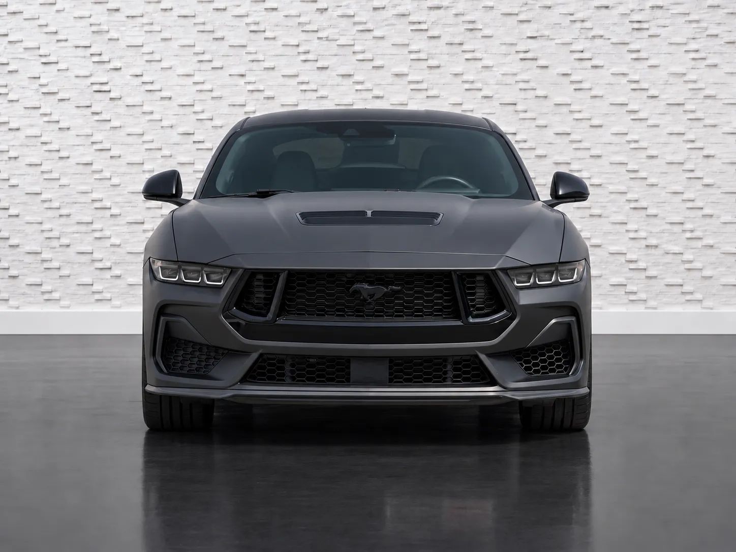 2024 Ford Mustang photo 2